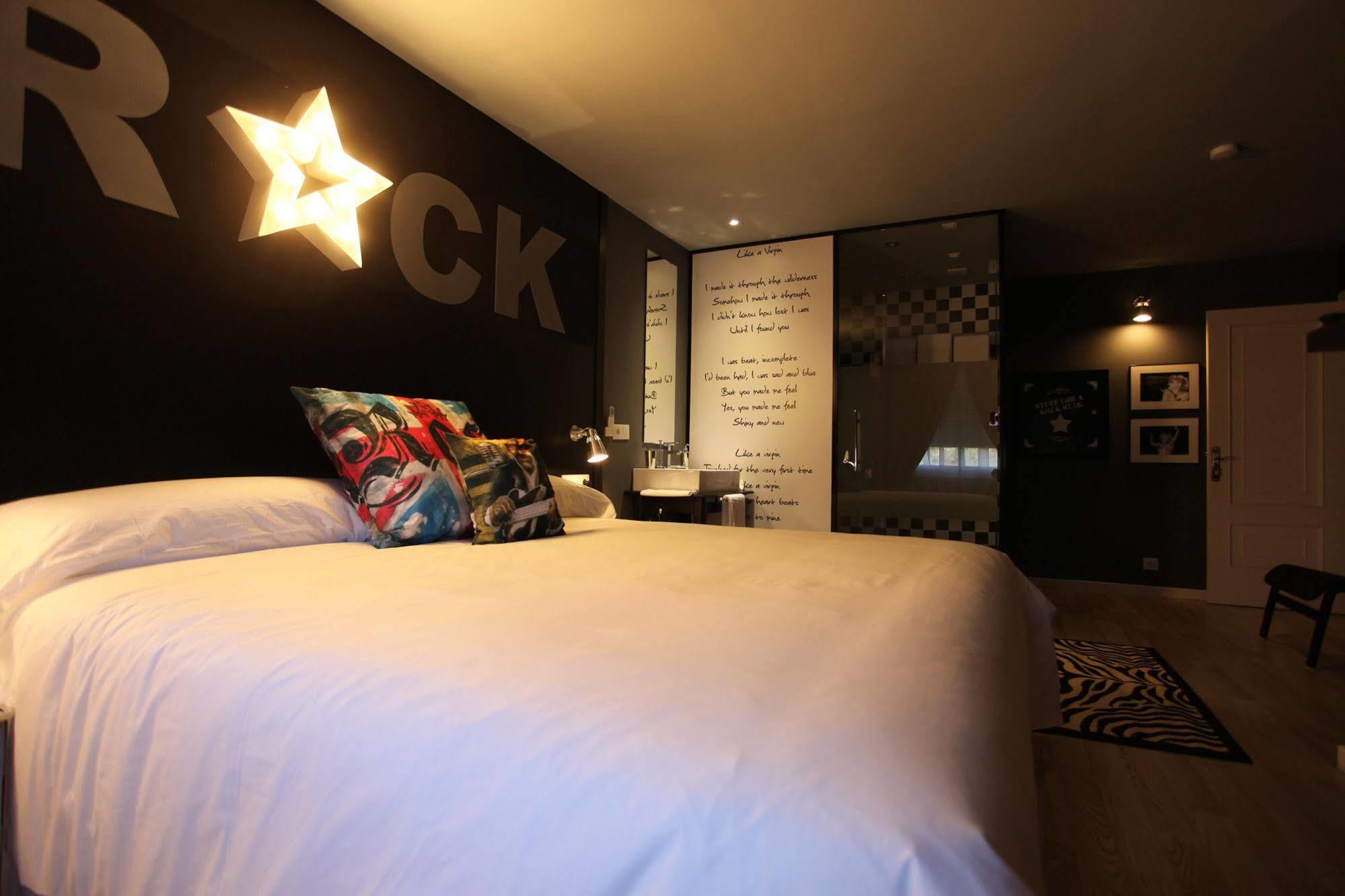 Taboadela Hotel Apartamentos Rock Star מראה חיצוני תמונה